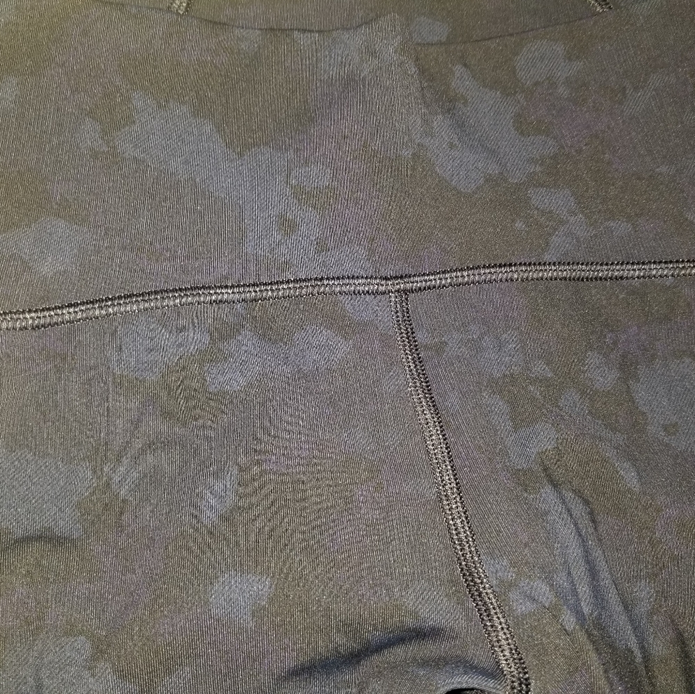 Lululemon blue camo crops, size 6